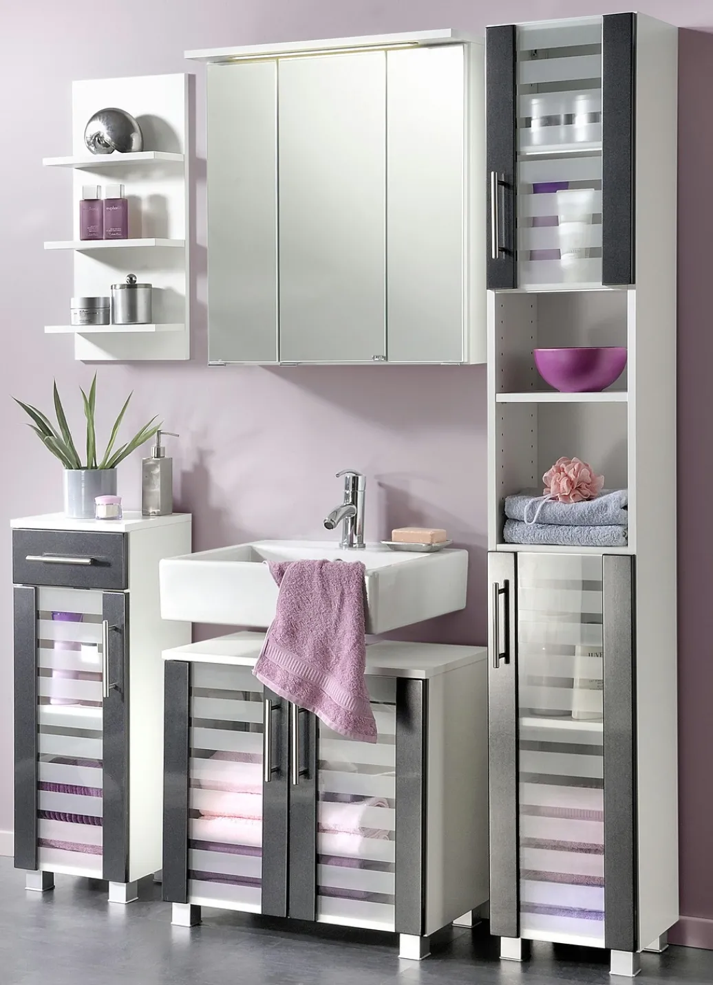 Möbel>Badmöbel-Programm mit MDF-Front