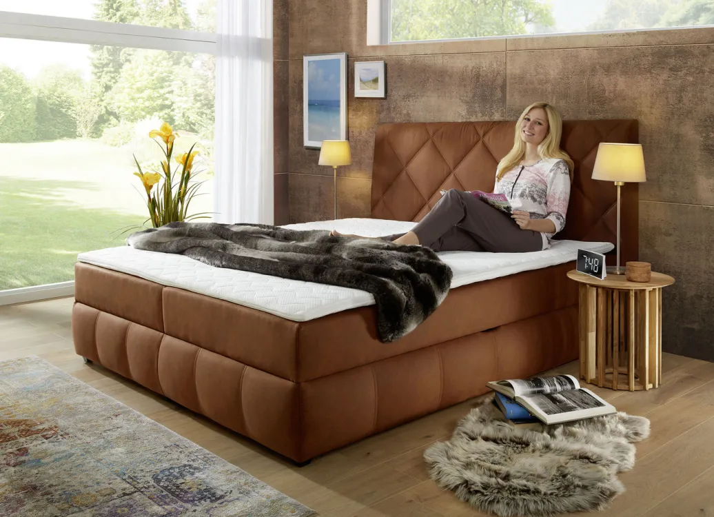 Möbel>Boxspringbett mit Bettkasten und Topper