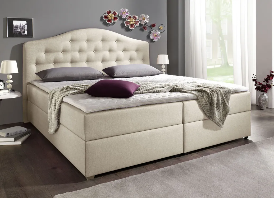Möbel>Boxspringbett mit Bettkasten und Topper
