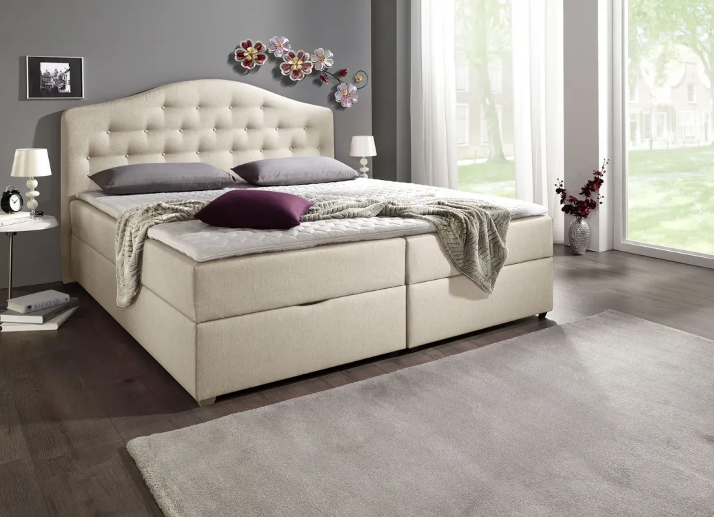 Möbel>Boxspringbett mit Bettkasten und Topper