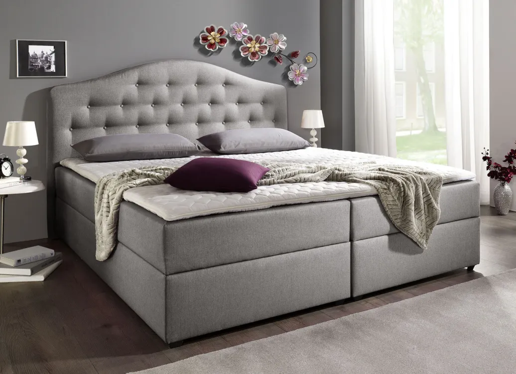 Möbel>Boxspringbett mit Bettkasten und Topper
