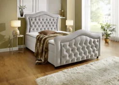 Möbel>Boxspringbett mit gepolsterten Kopf- und Fußteil