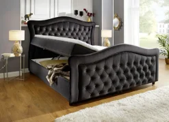Möbel></noscript>Boxspringbett mit gepolsterten Kopf- und Fußteil