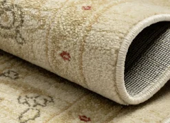 Heimtextilien></noscript>Brücke und Teppiche mit Orient-Optik