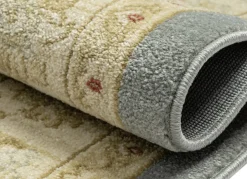 Heimtextilien></noscript>Brücke und Teppiche mit Orient-Optik