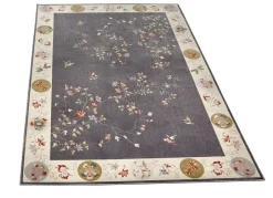 Heimtextilien></noscript>Brücken und Teppiche mit Blumen- und Rankenmotiven