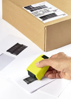 Sicherheit|Sicherheit>Datenschutz-Stempelroller zum Schutz vor Datenklau