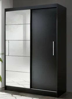 Möbel></noscript>Durchdachter Schwebetürenschrank mit Spiegelfront