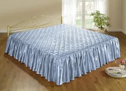 Heimtextilien>Edel glänzende Tagesdecke und Kissenbezüge mit Steppung in Muscheloptik