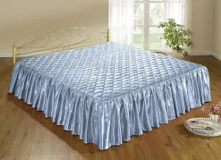 Heimtextilien>Edel glänzende Tagesdecke und Kissenbezüge mit Steppung in Muscheloptik