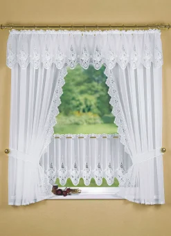 PLAUENER STICKEREI Heimtextilien></noscript>Fensterdekoration mit aufwendiger