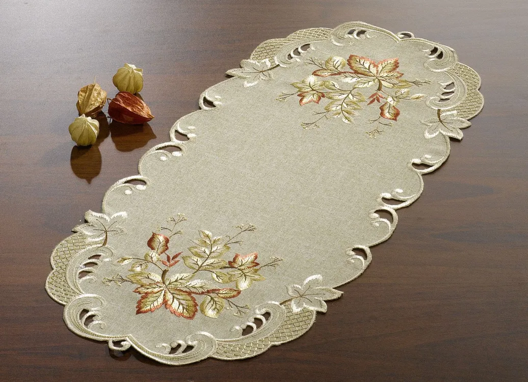 Dekoration|Heimtextilien>Filigran gearbeitete Tisch- und Raumdekoration