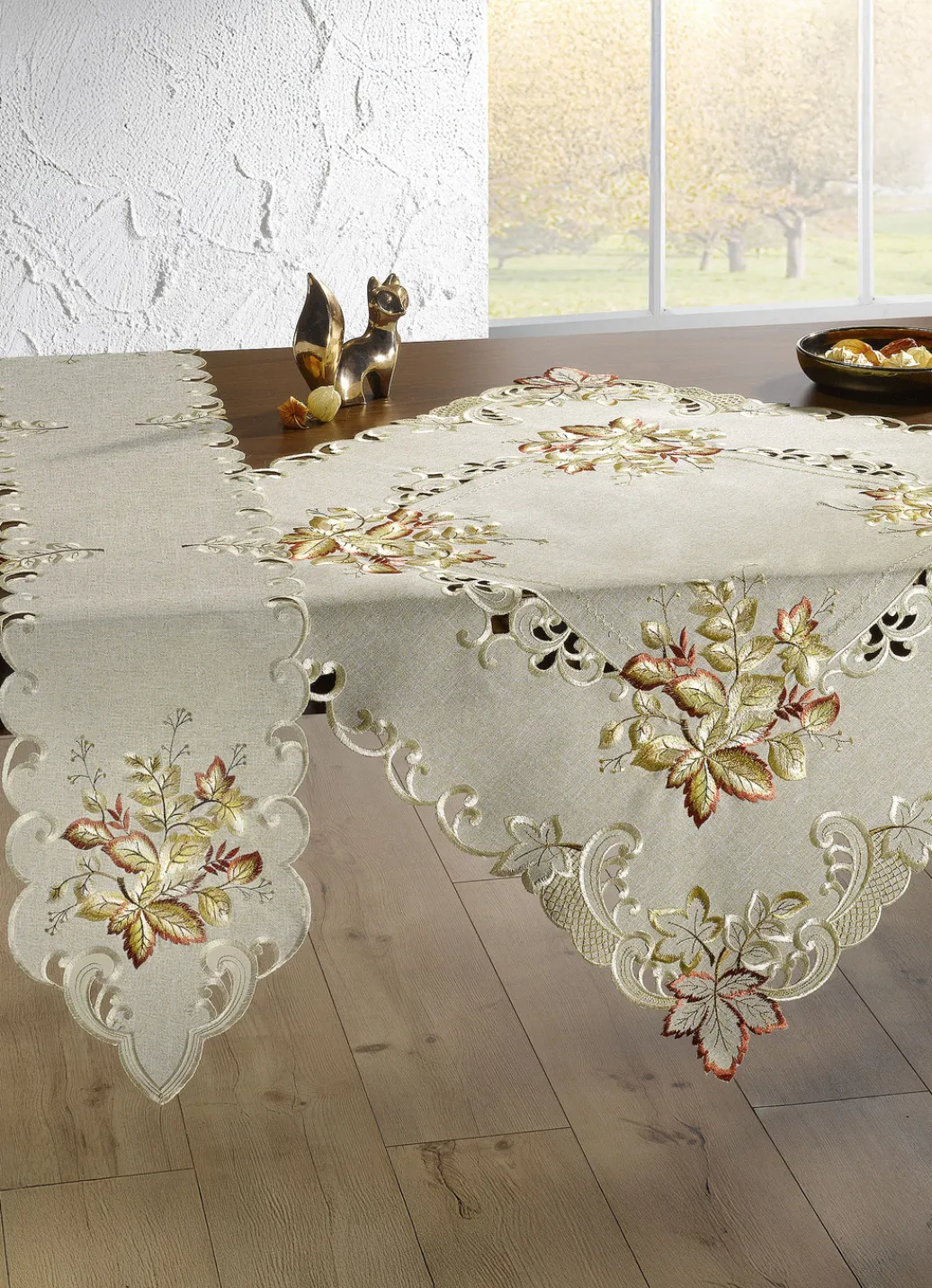 Dekoration|Heimtextilien>Filigran gearbeitete Tisch- und Raumdekoration