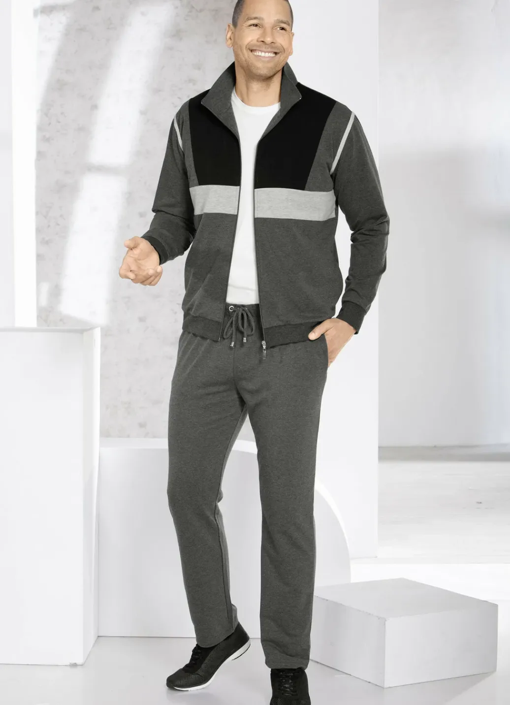 Sport- & Freizeitmode>Freizeitanzug mit elastischem Bund DUNKELGRAU MELIERT