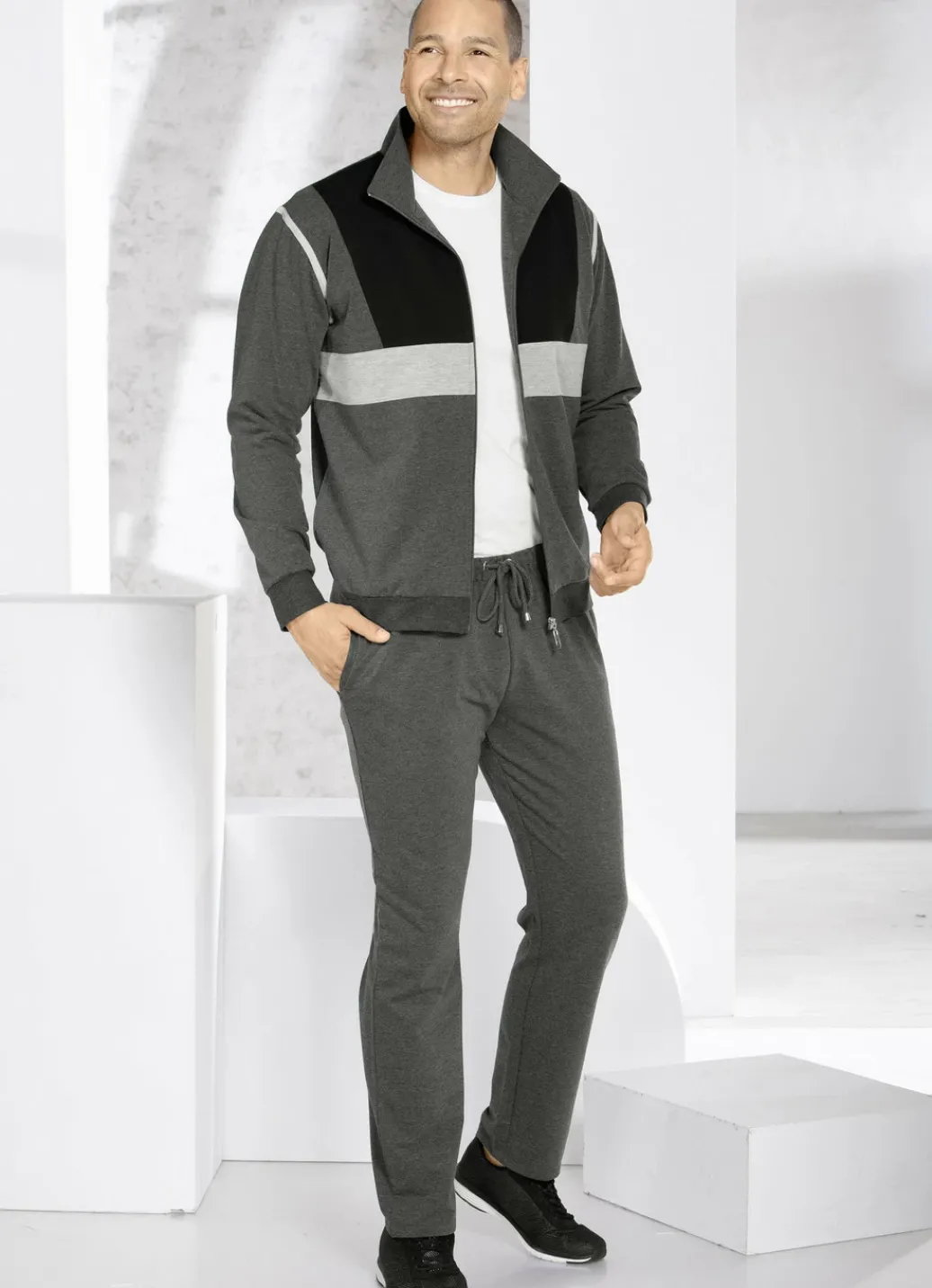 Sport- & Freizeitmode>Freizeitanzug mit elastischem Bund DUNKELGRAU MELIERT