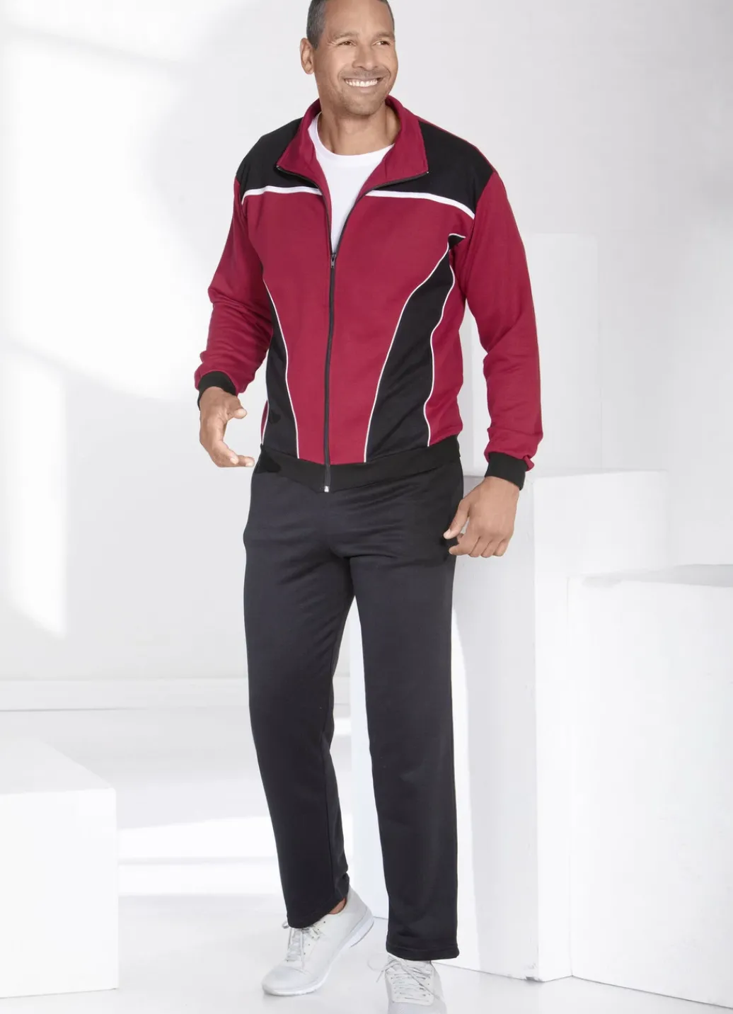 Sport- & Freizeitmode>Freizeitanzug mit Kordelzug im Dehnbund ROT-SCHWARZ