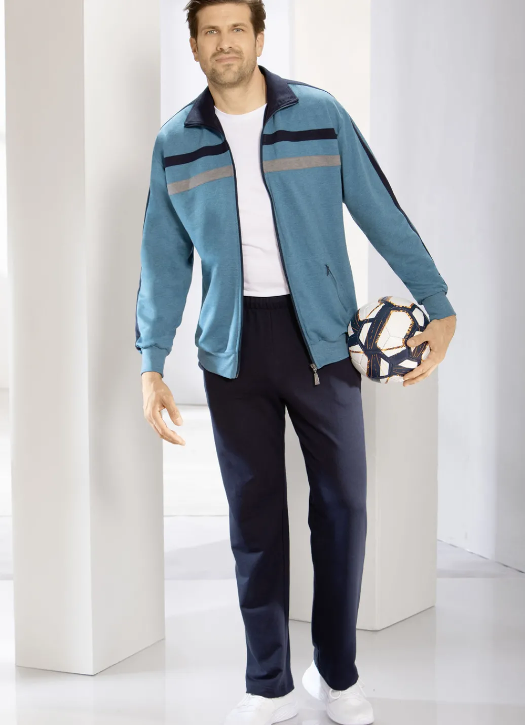 ATHLET SPORT Sport- & Freizeitmode>Freizeitanzug von „Athlet“ PETROL-MARINE