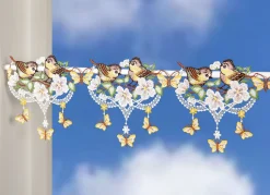 PLAUENER SPITZE Heimtextilien|Dekoration>Frühlingshafte Stangendekoration aus BUNT