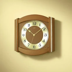 Dekoration>Funk-Wanduhr aus massivem Holz