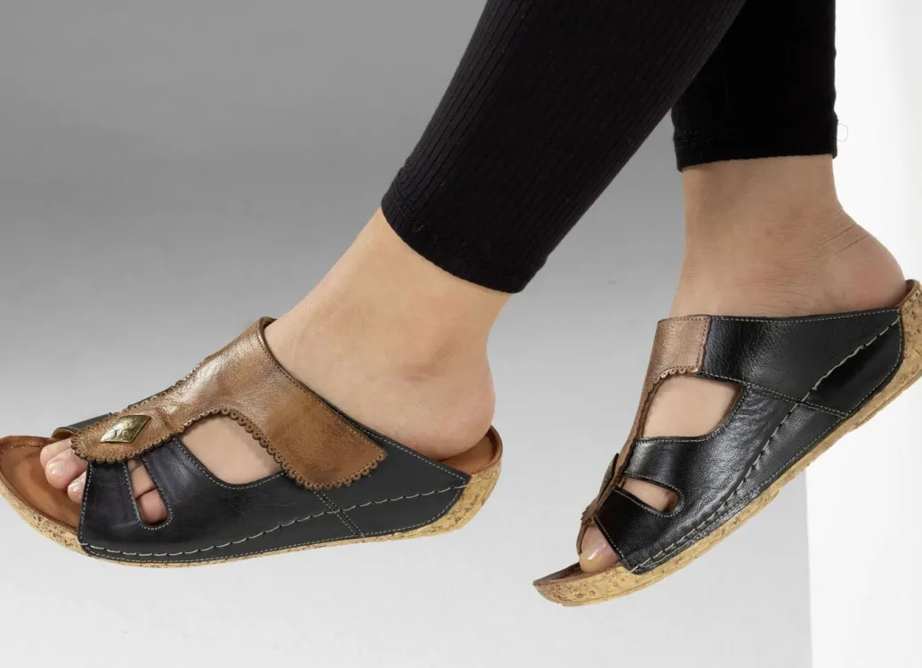 Gemini Schuhe|Damenschuhe>, bequeme Damen-Pantoletten, Weite G, mit Klettverschluss SCHWARZ-COGNAC