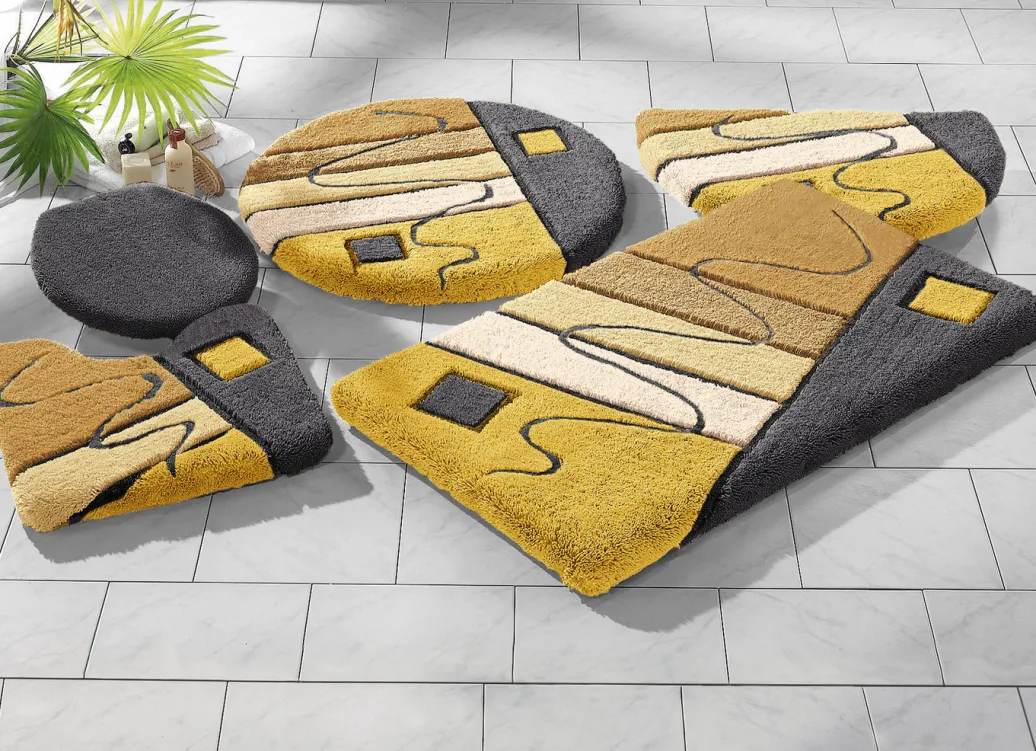 Heimtextilien>Handgearbeitete Badgarnitur in harmonischen Farbtönen