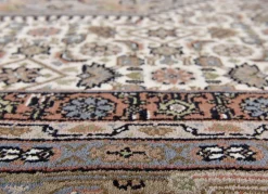 RUGMARK Heimtextilien></noscript>Handgeknüpfte Brücken, Teppiche und Galerien aus 100% Schurwolle