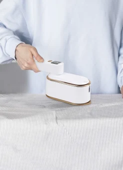 Bügeln>Handliches Dampfbügeleisen WEISS