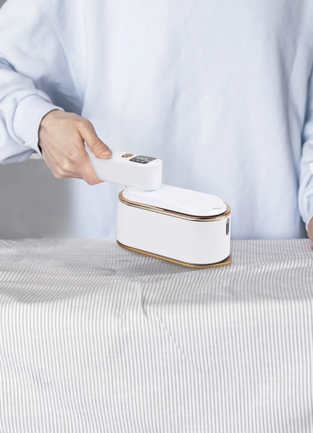 Bügeln>Handliches Dampfbügeleisen WEISS