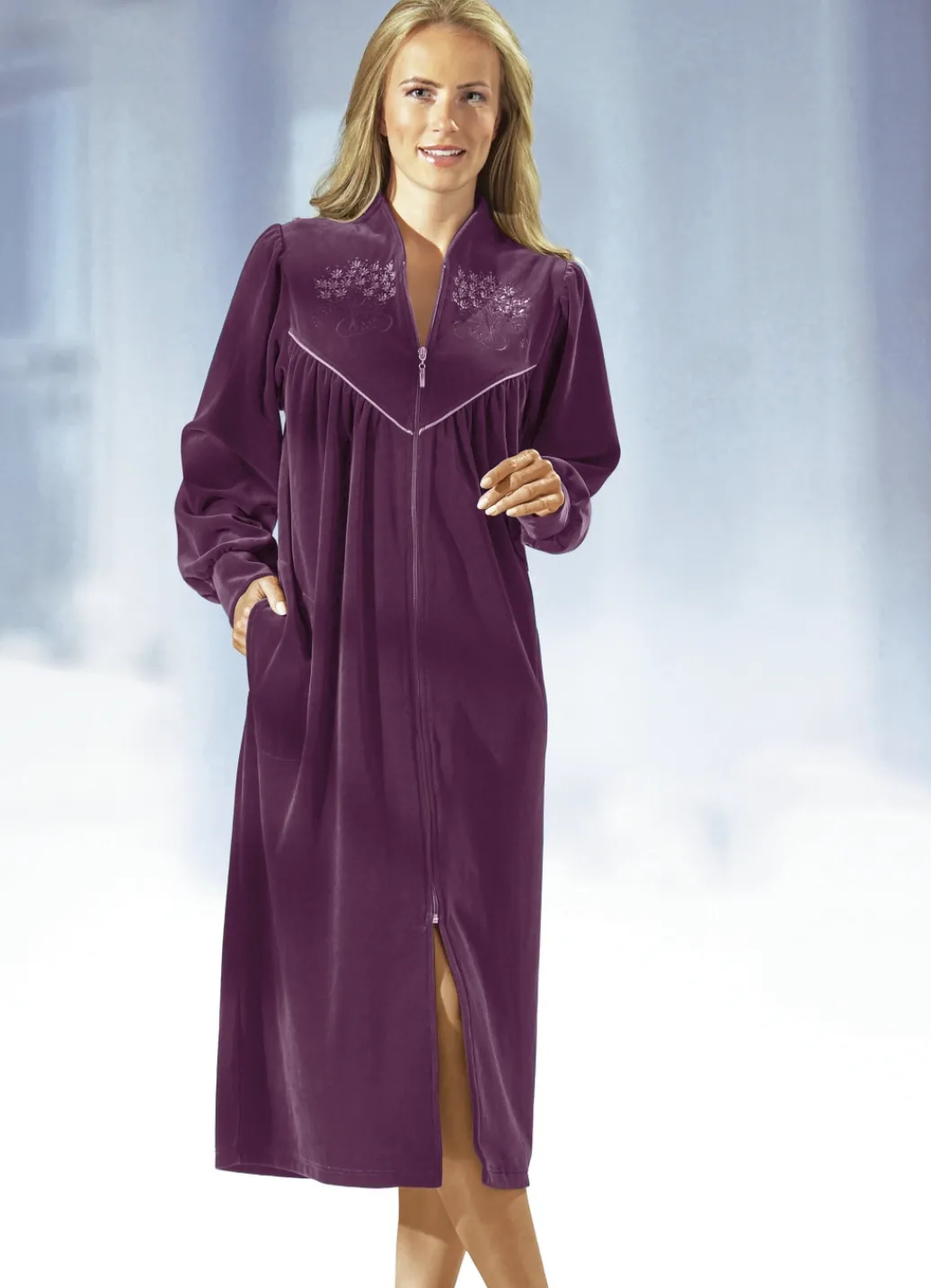 Homewear & Freizeitmode|Damenwäsche>Hausmantel mit Stickerei- und Paillettenzier