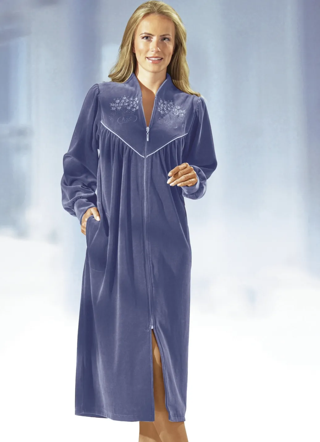 Homewear & Freizeitmode|Damenwäsche>Hausmantel mit Stickerei- und Paillettenzier