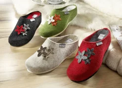 Weihnachtliche Geschenkideen>Hausschuh mit Blütenapplikationen