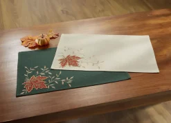 Dekoration|Heimtextilien></noscript>Herbstliche Tisch- und Raumdekoration mit aufwendigen Applikationen