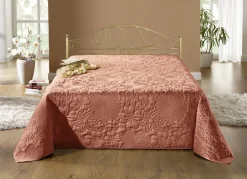 Dekoration|Heimtextilien></noscript>Hervorragend verarbeitete Tagesdecke und passende Kissenbezüge