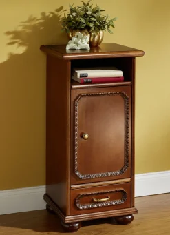 Möbel>Hochwertige Möbelserie mit Echtholzfurnier