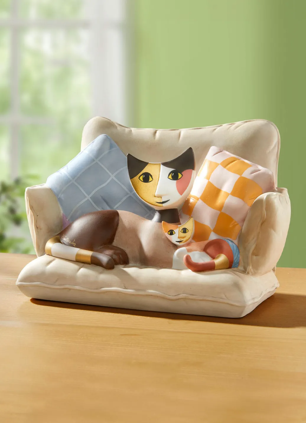 GOEBEL Dekoration>Katzenmama auf Sofa aus der Rosina-Wachtmeister-Kollektion BUNT