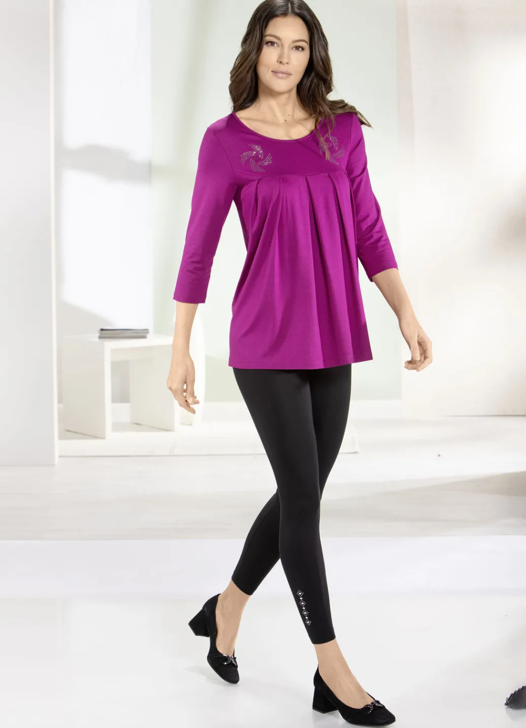 Shirts>Longshirt mit Zierplättchen in 3 Farben