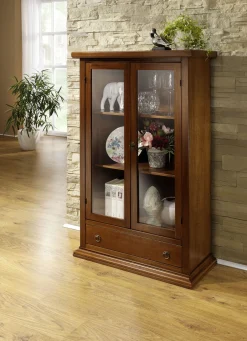 Möbel></noscript>Möbelserie aus teilmassivem Holz