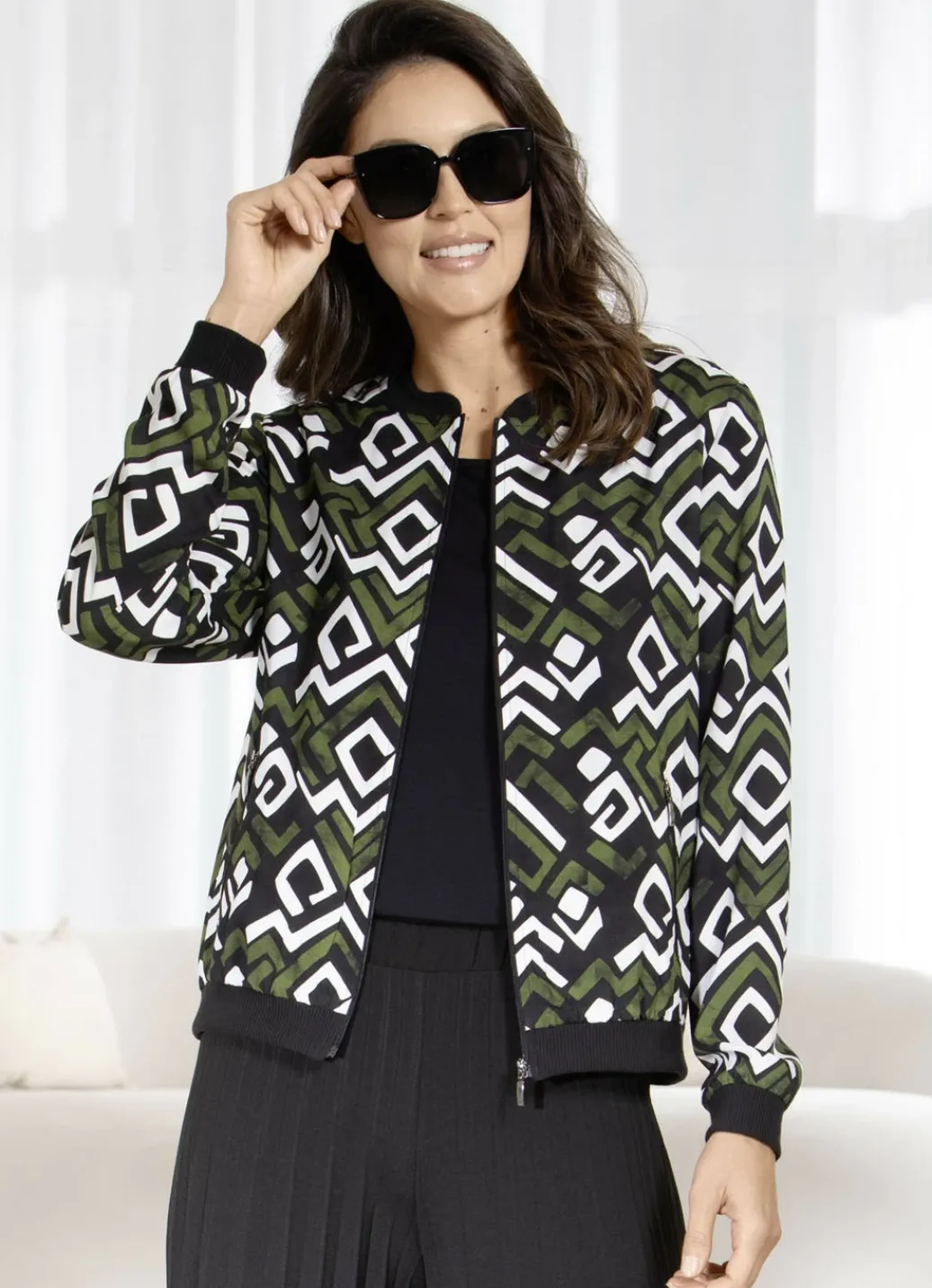 Blusen & Tuniken>Moderne Blusenjacke OLIV-SCHWARZ-WEISS