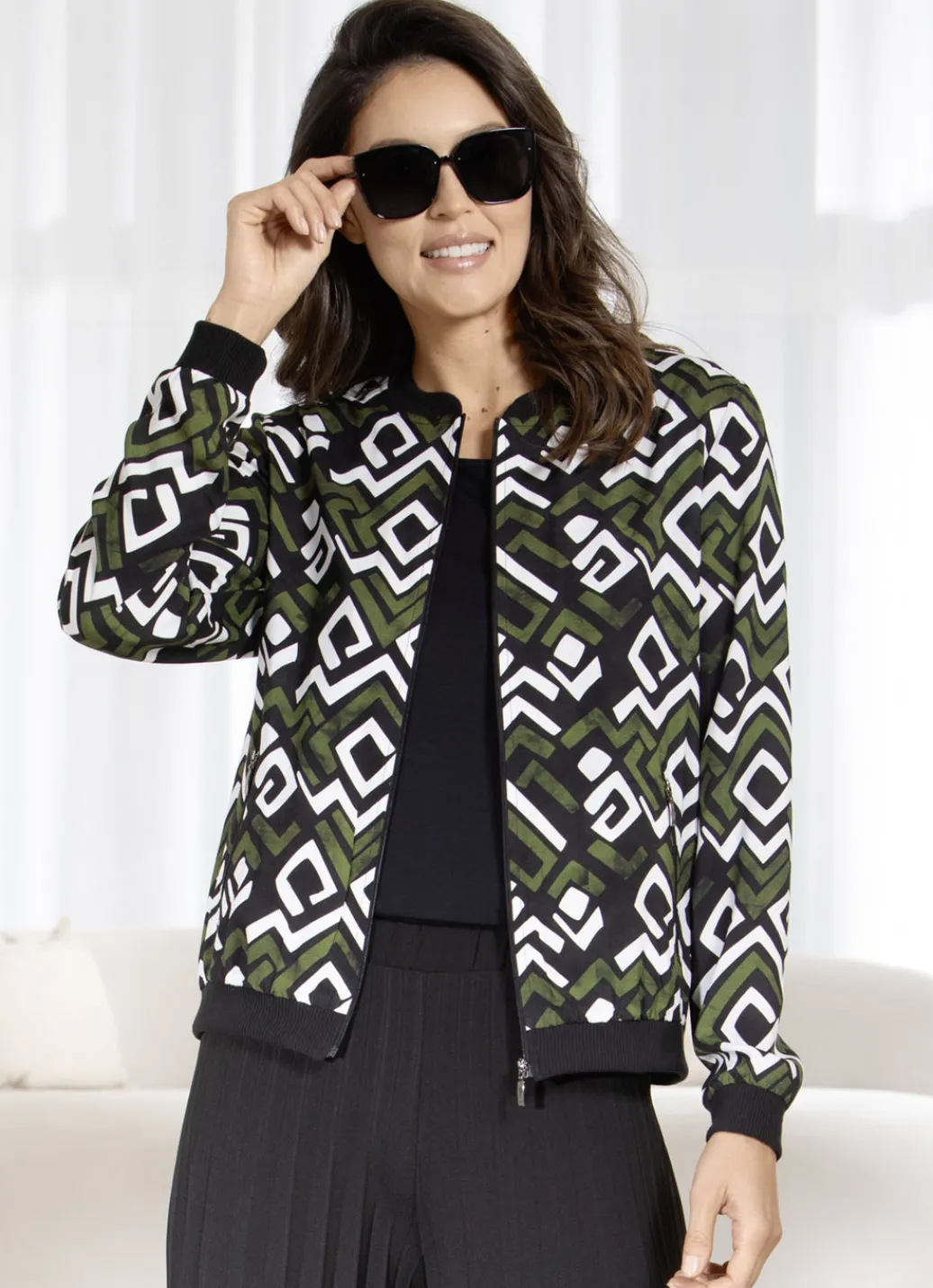 Blusen & Tuniken>Moderne Blusenjacke OLIV-SCHWARZ-WEISS