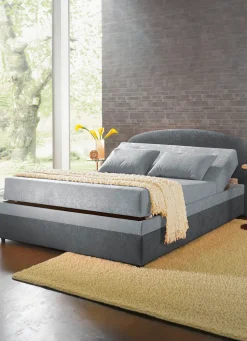 Möbel></noscript>Polsterbett mit geräumigen Bettkasten