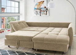 Möbel></noscript>Polsterecke mit Dekokissen