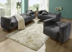 Möbel></noscript>Polstermöbel mit Bettfunktion und Dekokissen