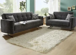 Möbel></noscript>Polstermöbel mit Bettfunktion und Dekokissen