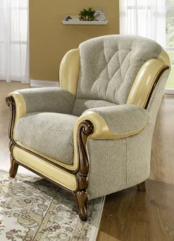 Möbel></noscript>Polstermöbel mit edlen Holzchatosen