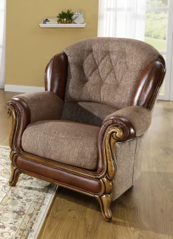 Möbel></noscript>Polstermöbel mit edlen Holzchatosen