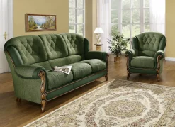 Möbel></noscript>Polstermöbel mit edlen Holzchatosen