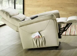 Möbel></noscript>Relax-Sessel mit Aufstehhilfe