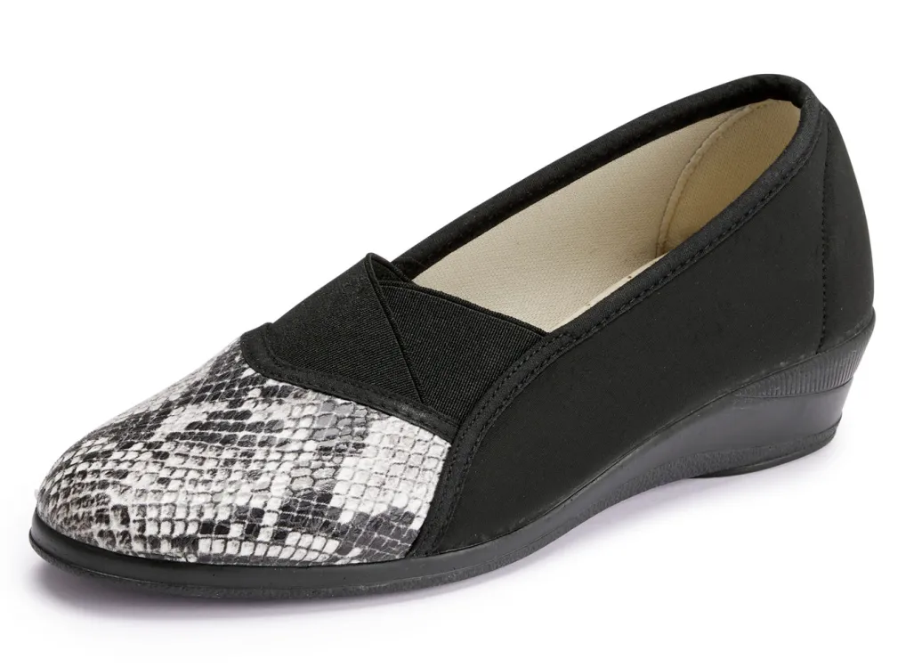 Damenschuhe|Schuhe>Slipper aus elastischem Textilmaterial