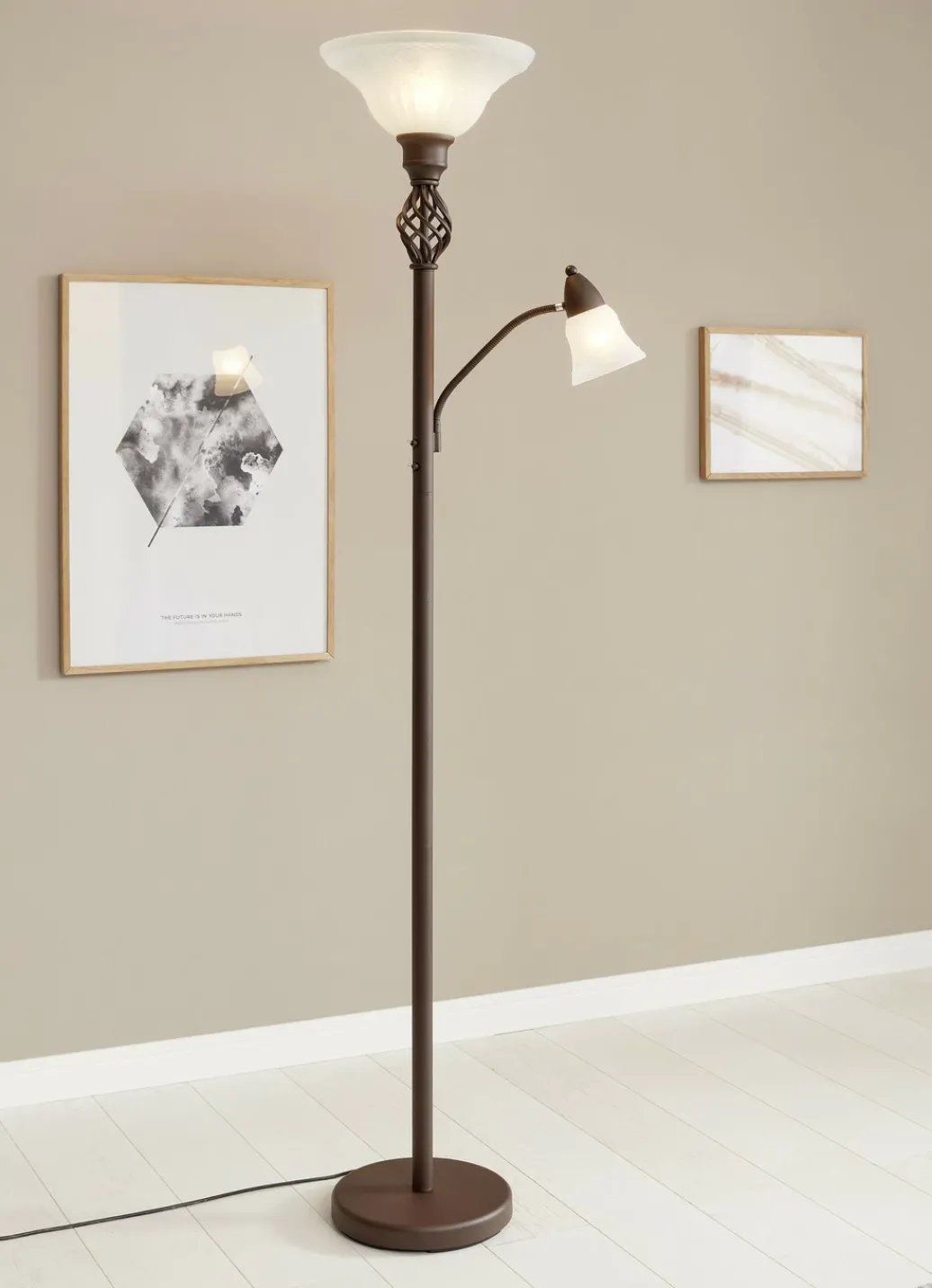 Möbel>Stehleuchte aus Metall mit Glasschirmen ROST