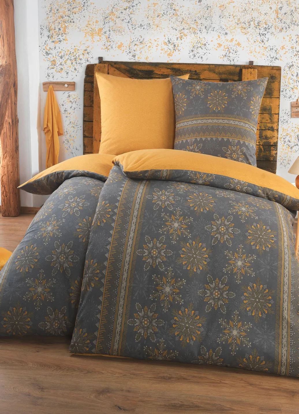 DORMISETTE Heimtextilien>Stilvolle Wendebettwäsche-Garnitur von SCHWARZ-GOLD